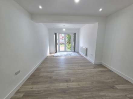 Ullswater Avenue, Dewsbury, Image 4