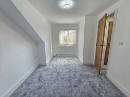 Ullswater Avenue, Dewsbury, Image 6