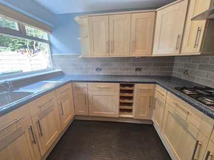Clough Drive, Batley, Image 3