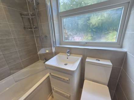 Clough Drive, Batley, Image 8