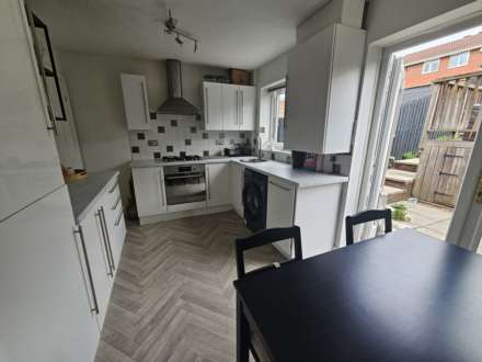 Wheat Close, Dewsbury, Image 4