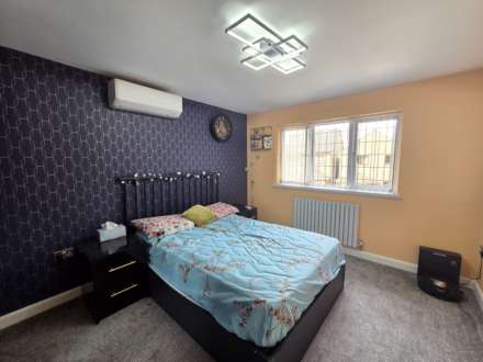 Old Bank Road, Dewsbury, Image 15