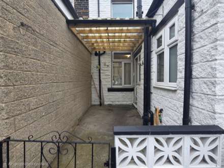 Carlton Terrace, Dewsbury, Image 13