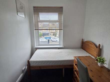 Carlton Terrace, Dewsbury, Image 7
