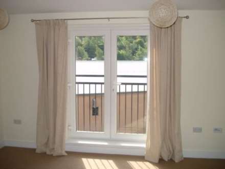 Rotary Close, Dewsbury, Image 6