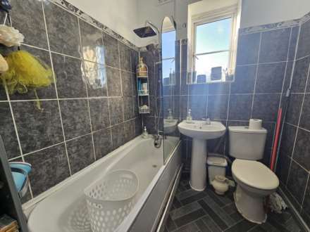 Park View, Dewsbury, Image 14