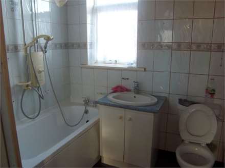 Falcon Road, Dewsbury, Image 5