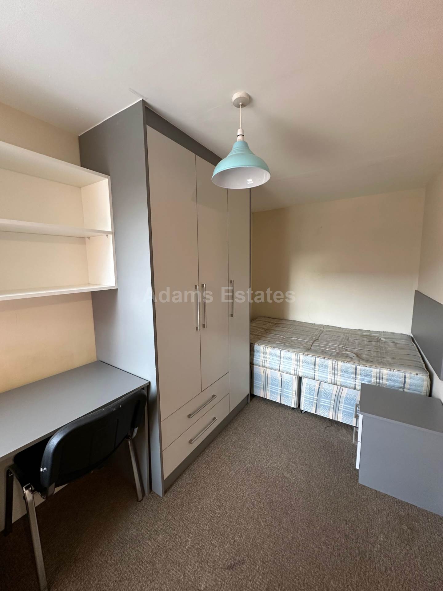 Pitcroft Avenue, Reading, Image 13