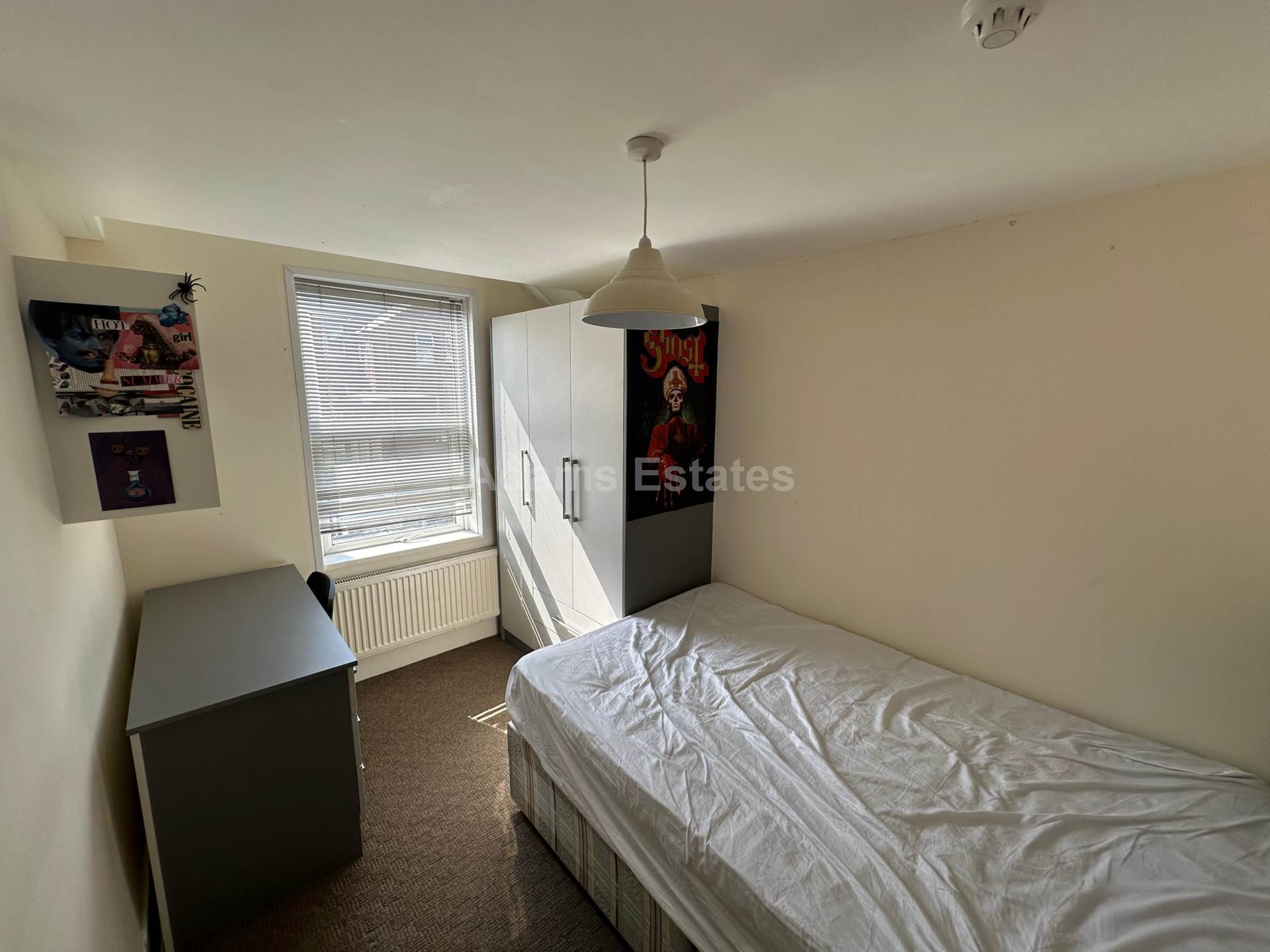 Pitcroft Avenue, Reading, Image 5