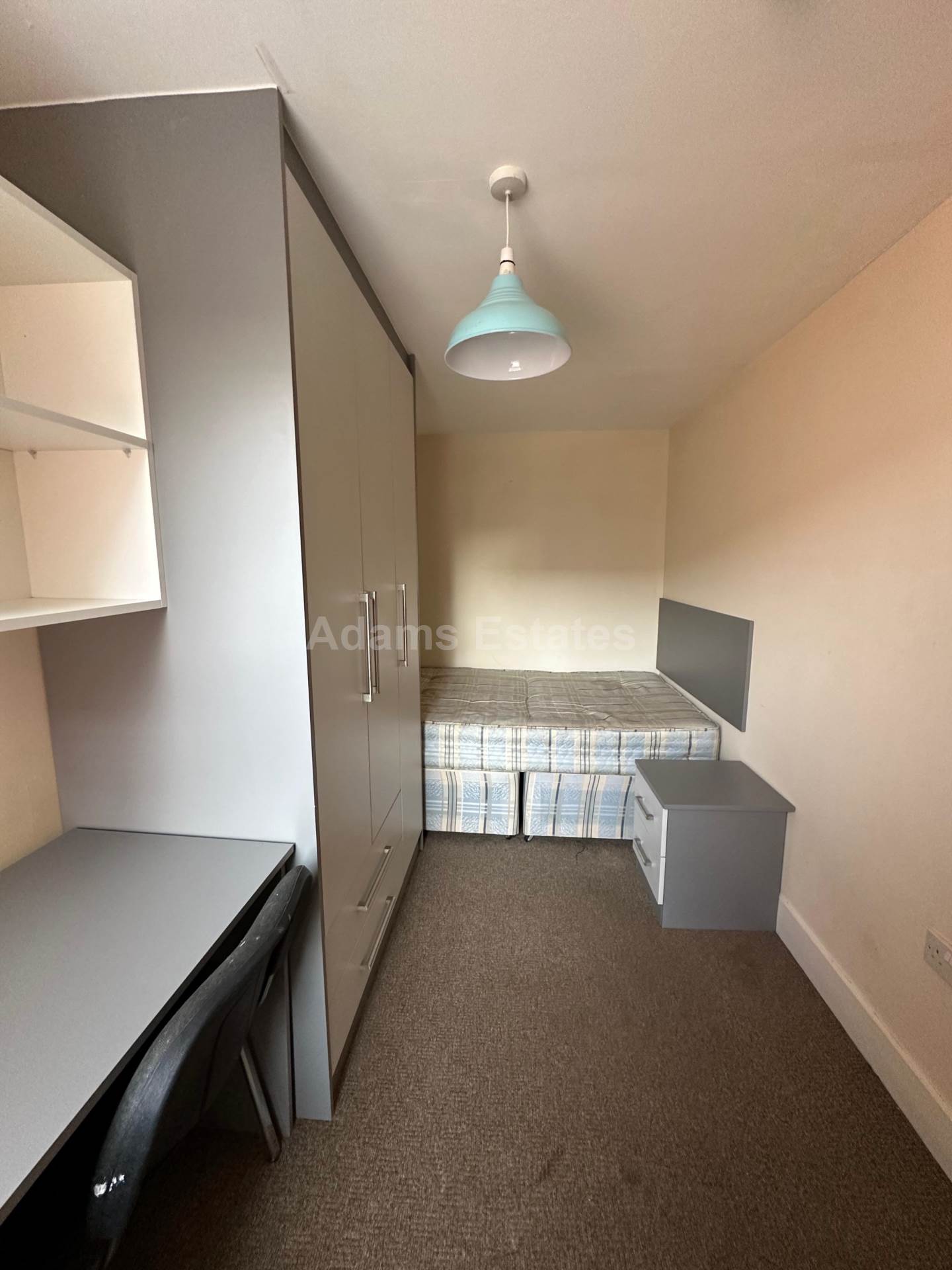 Pitcroft Avenue, Reading, Image 8