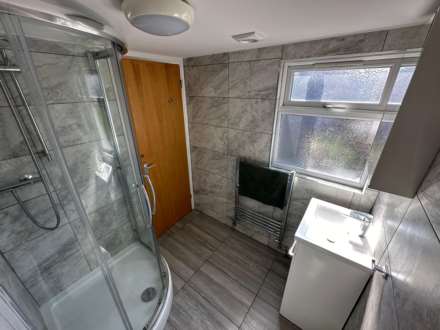 Pitcroft Avenue, Reading, Image 9