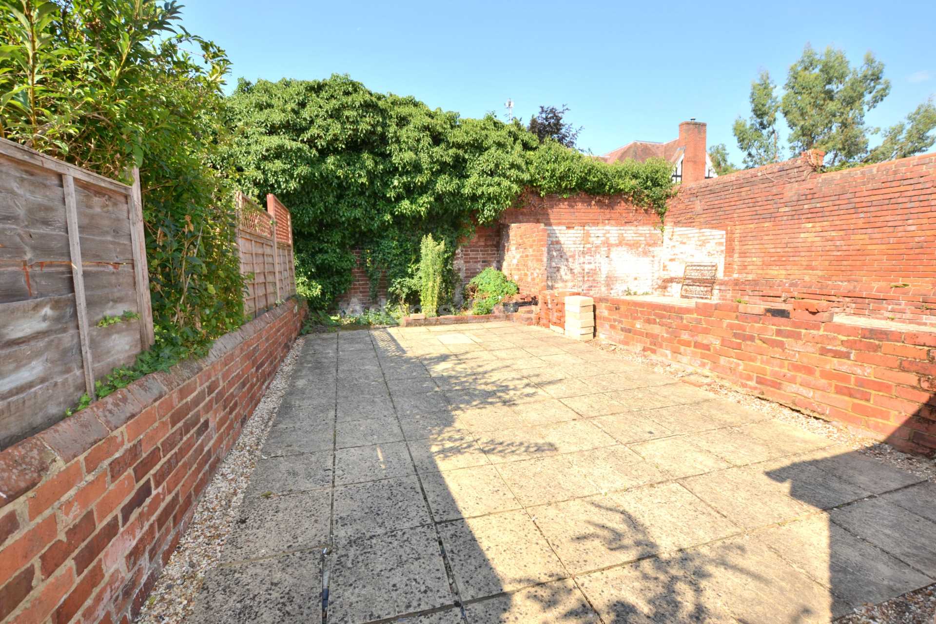 Donnington Gardens, Reading, Image 14