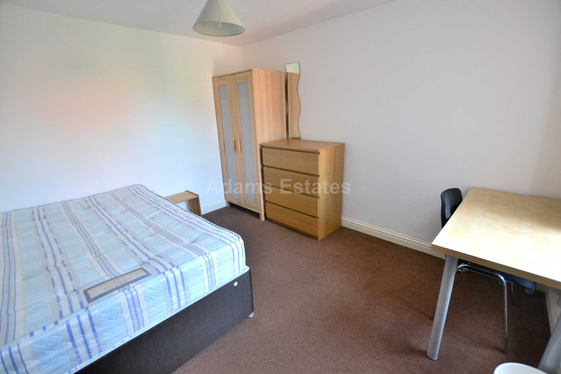 Donnington Gardens, Reading, Image 9