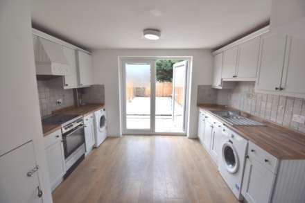 Chilcombe Way, Lower Earley, Image 2