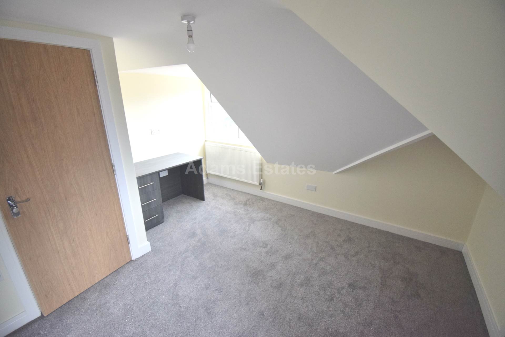 Hilltop Road, Earley, Image 8
