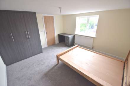Hilltop Road, Earley, Image 2