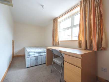 Blenheim Gardens, Reading, Image 9