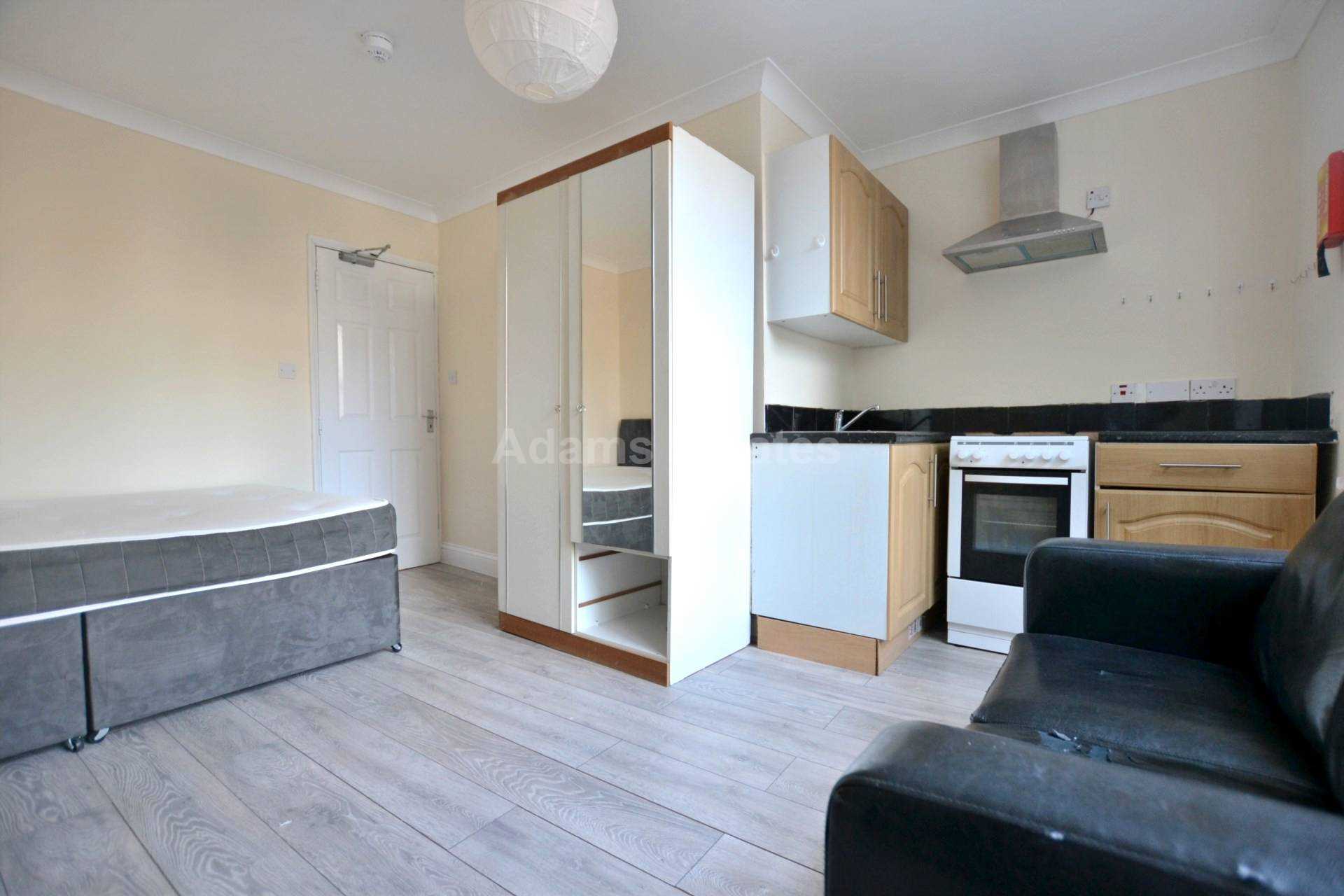 London Road- Studio flat, Image 1