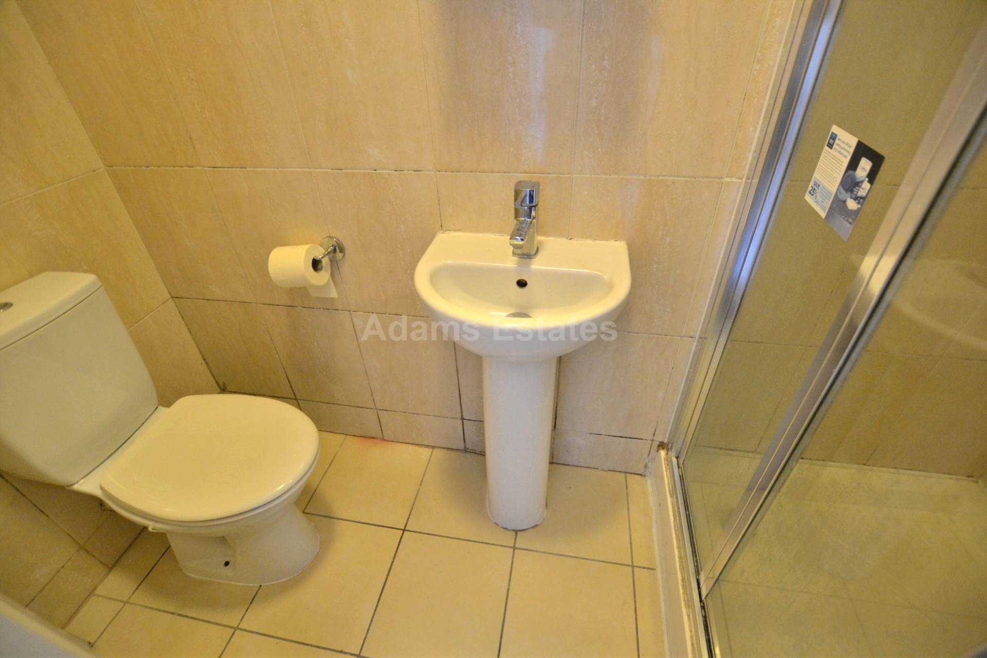 London Road- Studio flat, Image 4