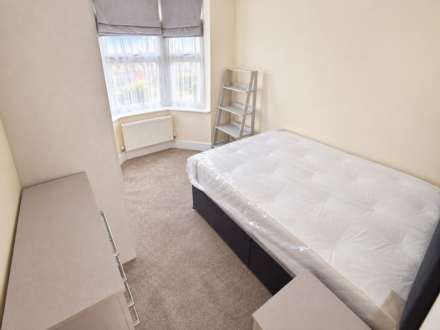 Gosbrook Road, Caversham, Image 5