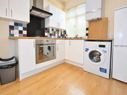3 Bedroom Flat, Wokingham Road, Reading