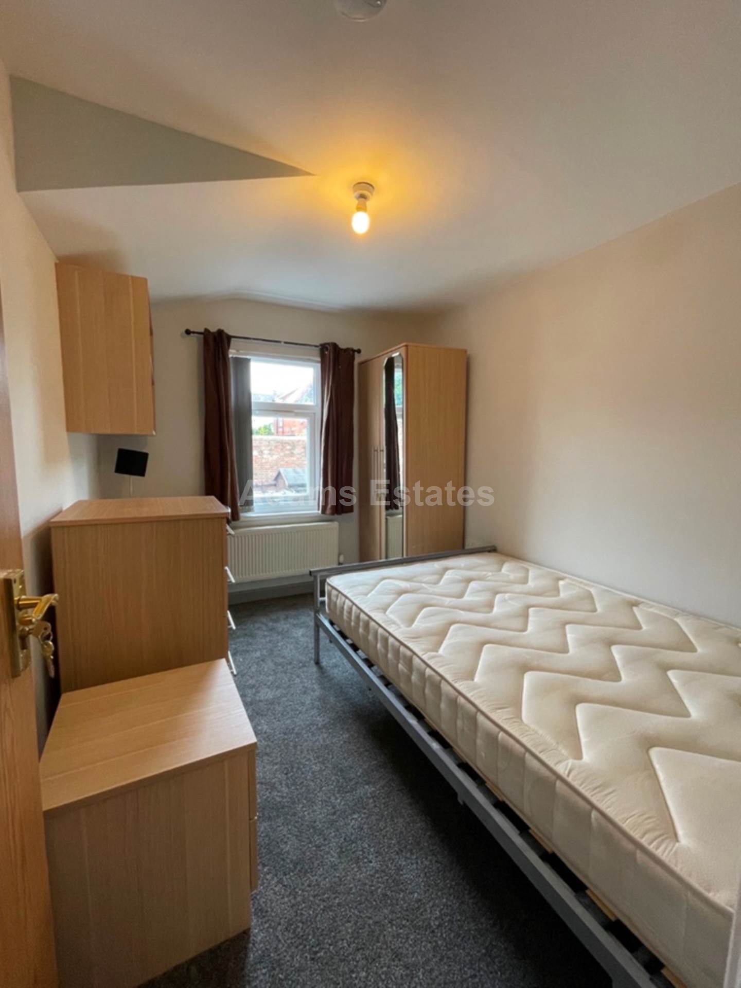 Donnington Gardens, Reading, Image 12