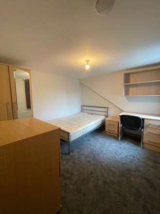 Donnington Gardens, Reading, Image 11