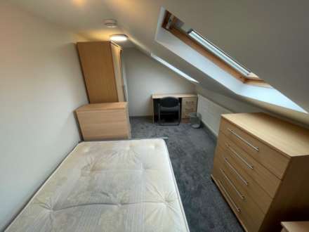 Donnington Gardens, Reading, Image 9