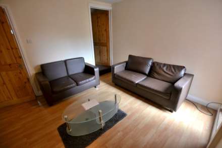 Property For Rent Auckland Road, Reading