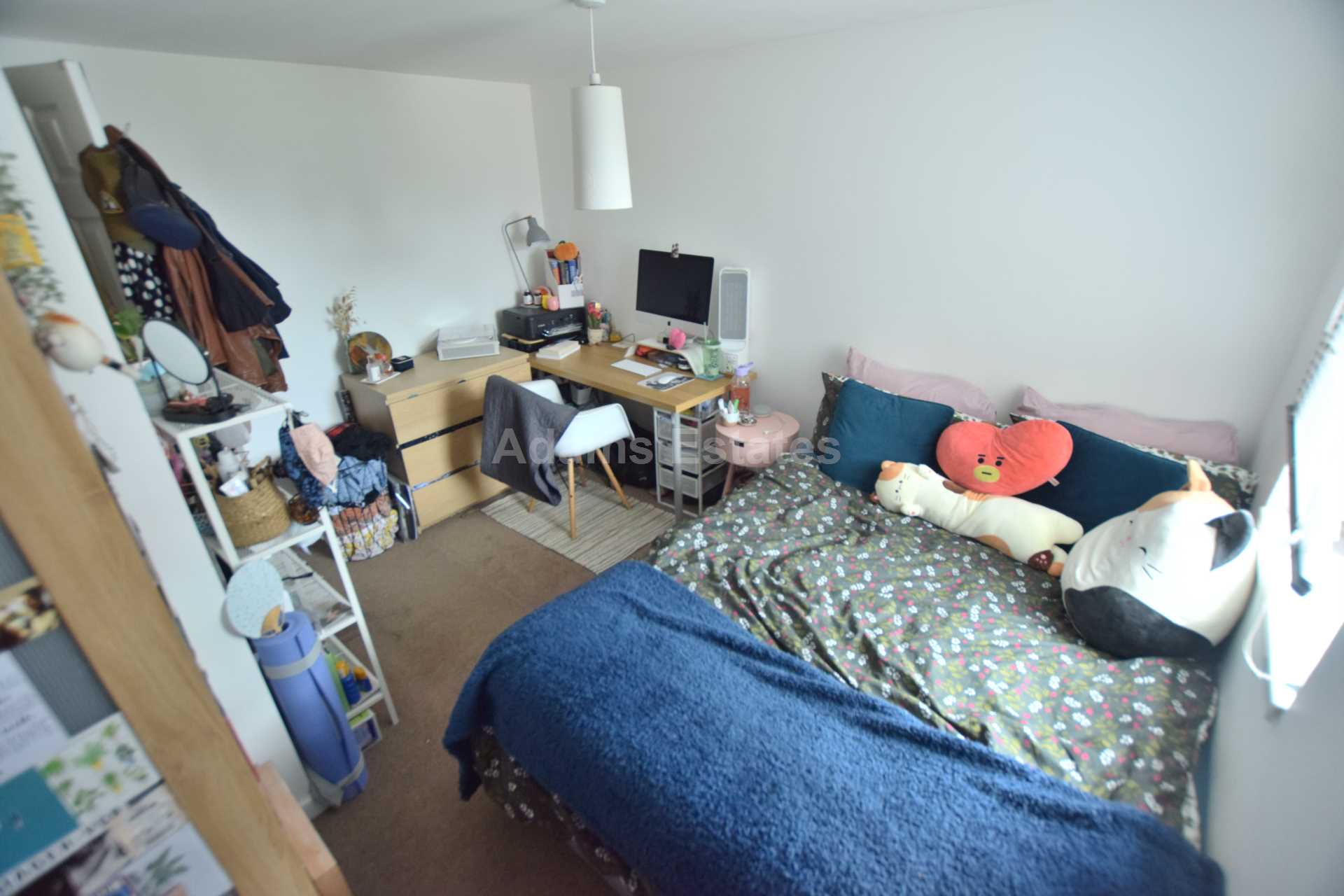 Donnington Gardens, Reading, Image 10