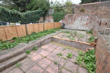 Donnington Gardens, Reading, Image 13