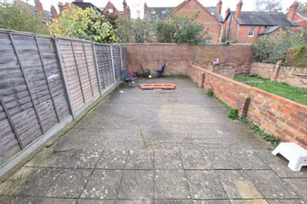Donnington Gardens, Reading, Image 13