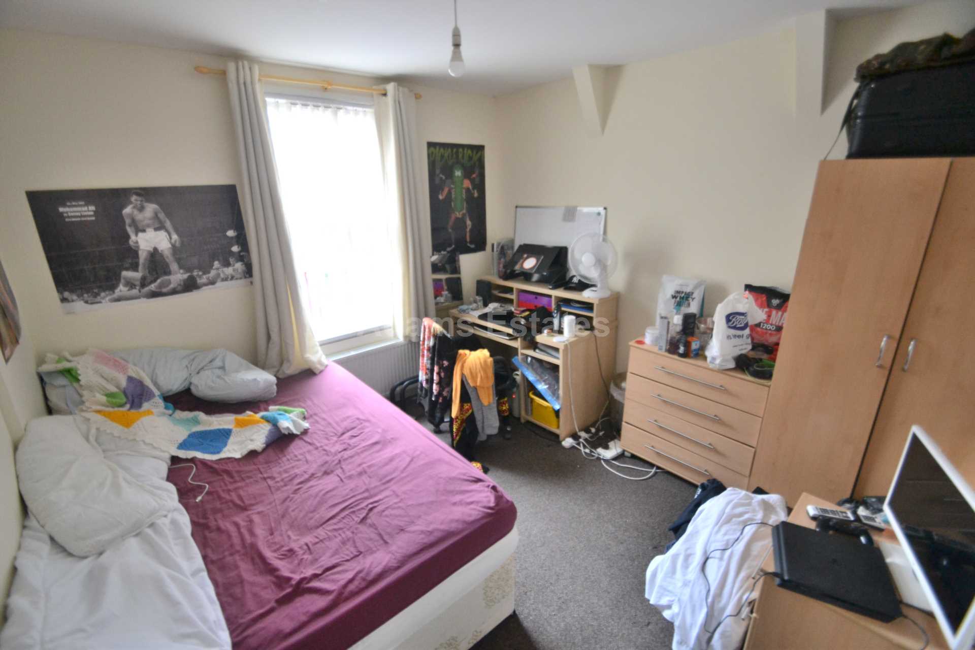 Donnington Gardens, Reading, Image 1