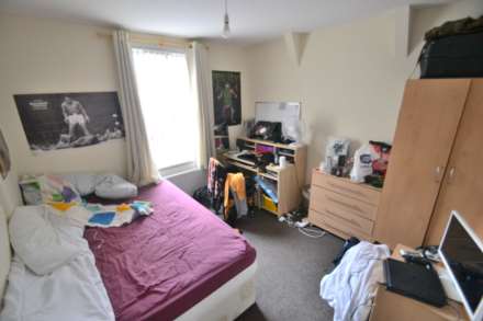 Donnington Gardens, Reading, Image 1