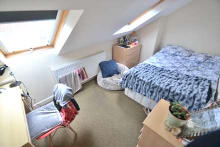 Donnington Gardens, Reading, Image 11
