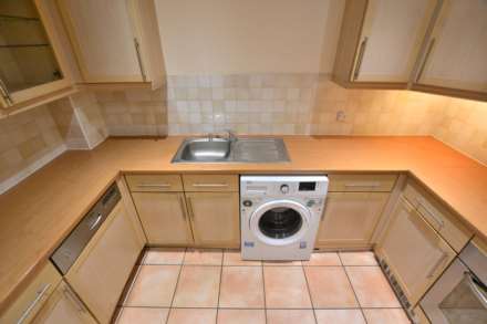 Quadrant Court, Reading, Image 3