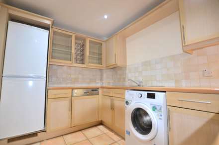 Quadrant Court, Reading, Image 6