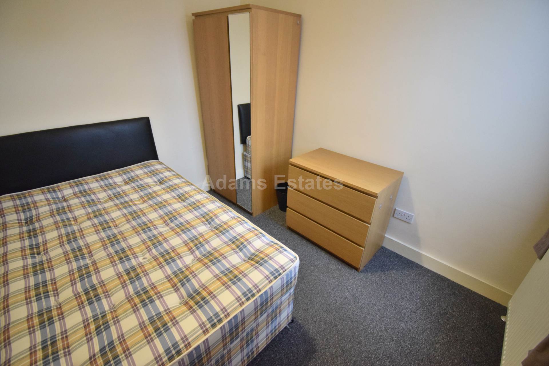 Clarendon Road, Earley, Image 11