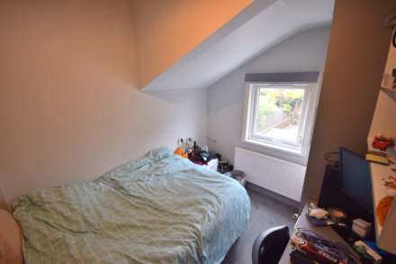 Donnington Gardens, Reading, Image 8