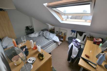 Donnington Gardens, Reading, Image 10
