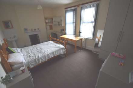 Erleigh Road, Reading, Image 10