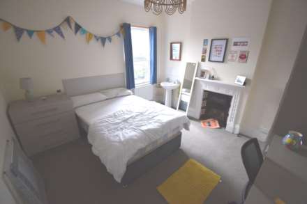 Erleigh Road, Reading, Image 12