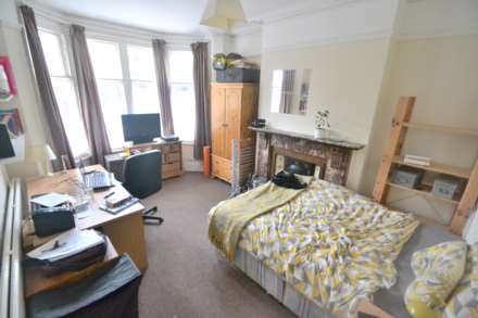 8 Bedroom Semi-Detached, Marlborough Avenue, Reading, Berkshire
