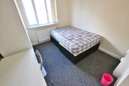 Sycamore Road, Shinfield, Image 4