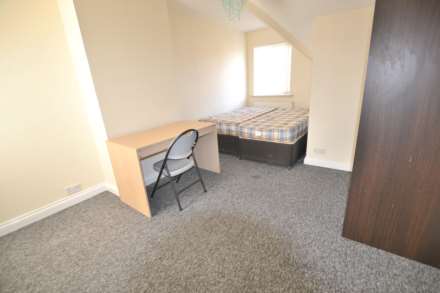 Sycamore Road, Shinfield, Image 5