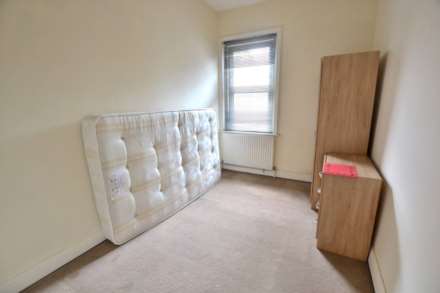 London Road, Reading, Image 10