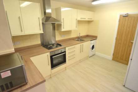 Basingstoke Road, Reading, Image 1