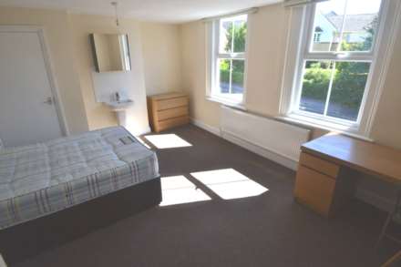 Basingstoke Road, Reading, Image 6