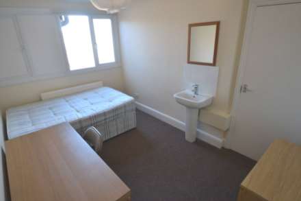 Basingstoke Road, Reading, Image 9