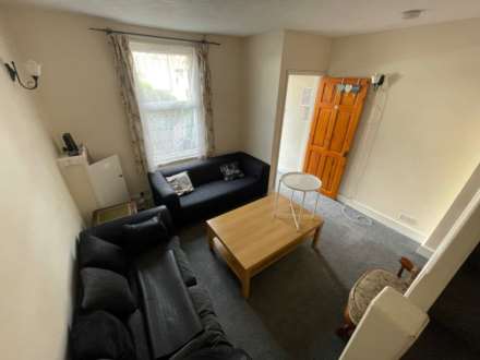 3 Bedroom Terrace, Granby Gardens, Reading